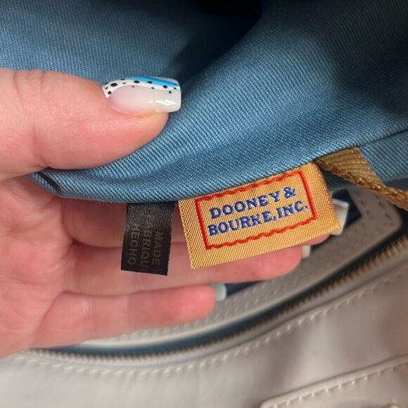 ✨Dooney & Bourke Patent Zip Tote✨ - Picture 10 of 11